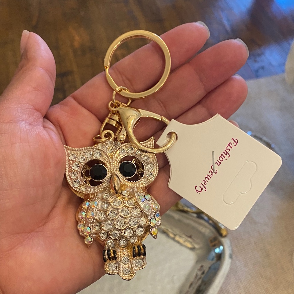 Fashion Jewelry Gold Rhinestone Owl Keychain - Picture 3 of 4